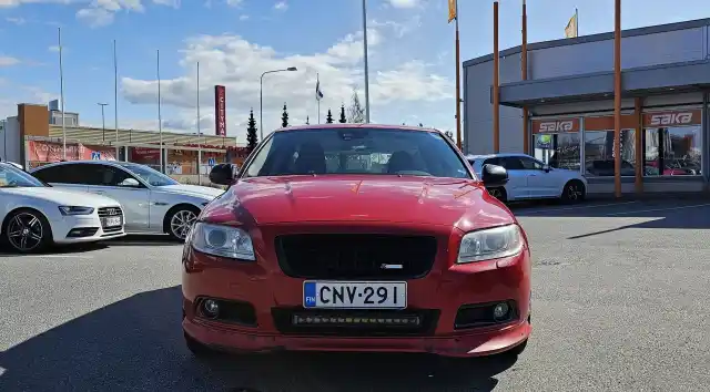 Punainen Farmari, Volvo V70 – CNV-291