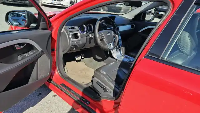 Punainen Farmari, Volvo V70 – CNV-291