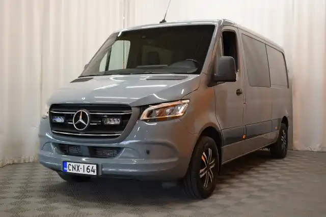 Harmaa Pakettiauto, Mercedes-Benz Sprinter – CNX-164