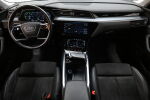 Sininen Maastoauto, Audi e-tron – CNX-461, kuva 13