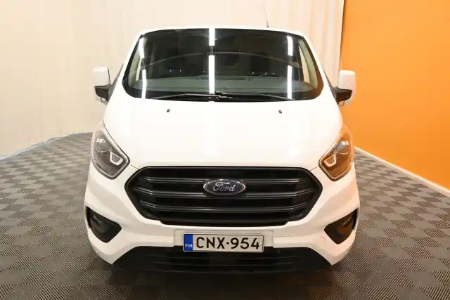 Valkoinen Pakettiauto, Ford Transit Custom – CNX-954