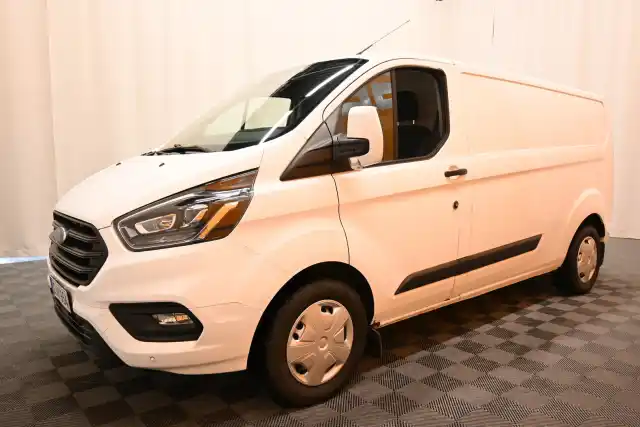 Valkoinen Pakettiauto, Ford Transit Custom – CNX-954