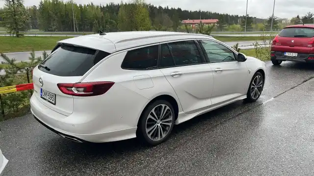Valkoinen Farmari, Opel Insignia – CNY-593