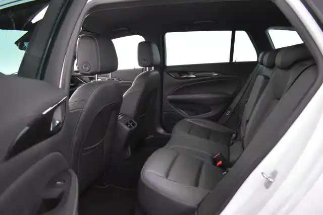 Valkoinen Farmari, Opel Insignia – CNY-593