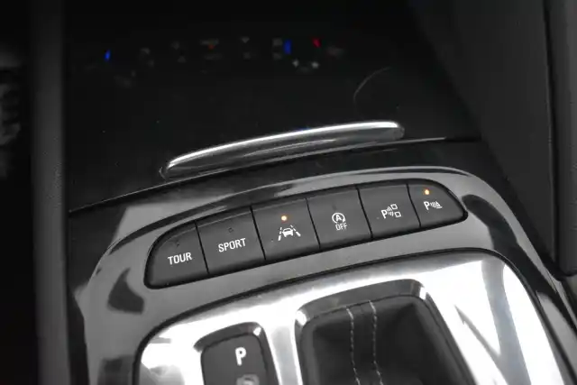 Valkoinen Farmari, Opel Insignia – CNY-593