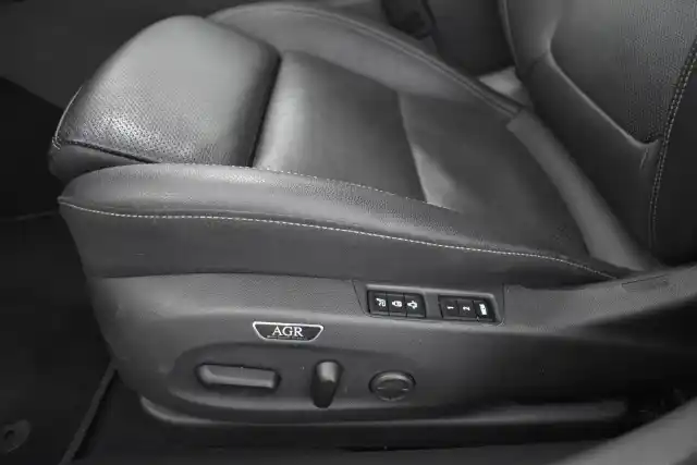 Valkoinen Farmari, Opel Insignia – CNY-593