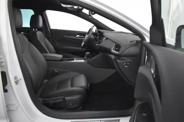 Valkoinen Farmari, Opel Insignia – CNY-593