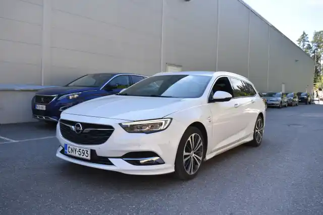 Valkoinen Farmari, Opel Insignia – CNY-593