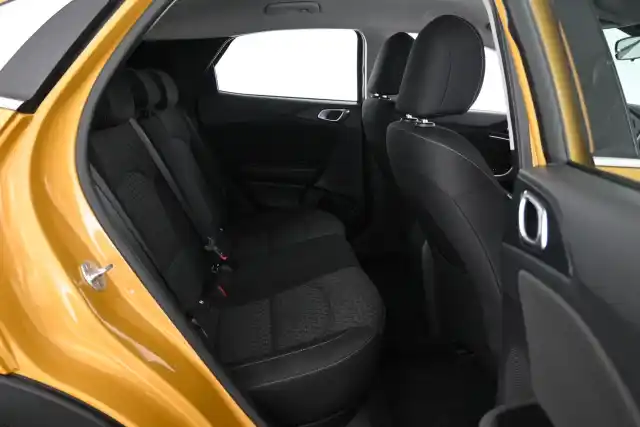 Keltainen Viistoperä, Kia XCeed – CNZ-657