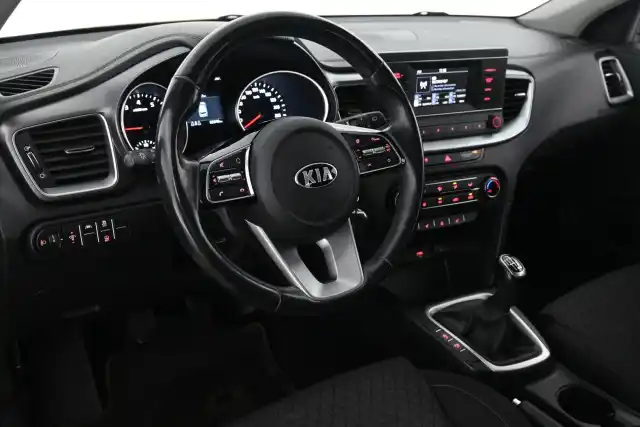 Keltainen Viistoperä, Kia XCeed – CNZ-657