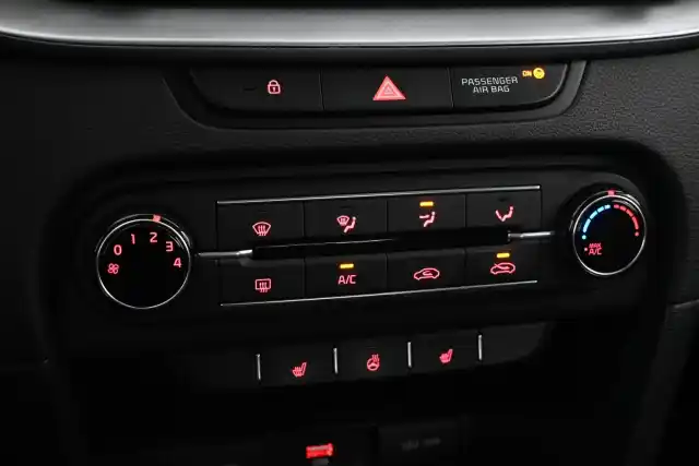 Keltainen Viistoperä, Kia XCeed – CNZ-657