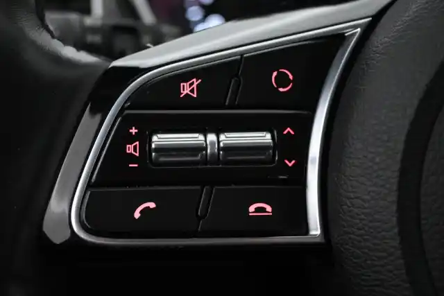 Keltainen Viistoperä, Kia XCeed – CNZ-657