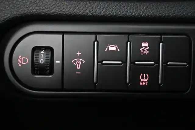 Keltainen Viistoperä, Kia XCeed – CNZ-657