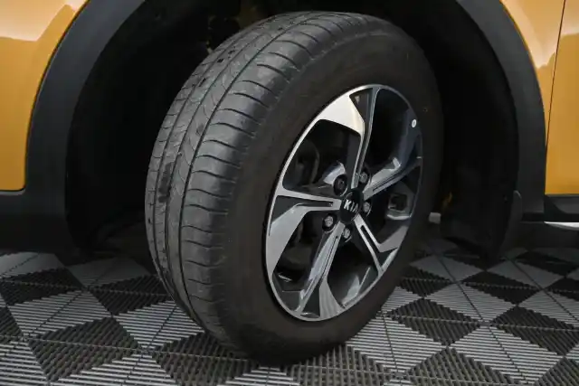 Keltainen Viistoperä, Kia XCeed – CNZ-657