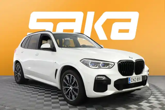 Valkoinen Maastoauto, BMW X5 – CNZ-891