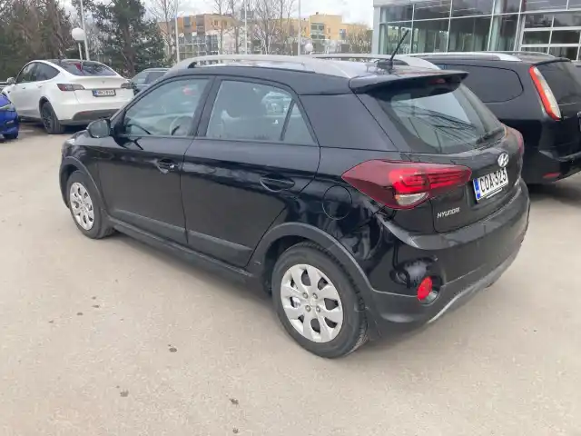 Musta Viistoperä, Hyundai I20 – COA-323