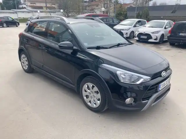 Musta Viistoperä, Hyundai I20 – COA-323