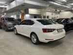 Valkoinen Sedan, Skoda Superb – COB-296, kuva 4