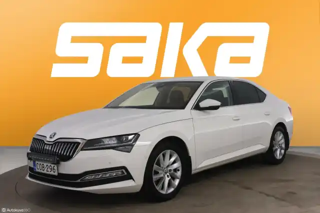 Valkoinen Sedan, Skoda Superb – COB-296