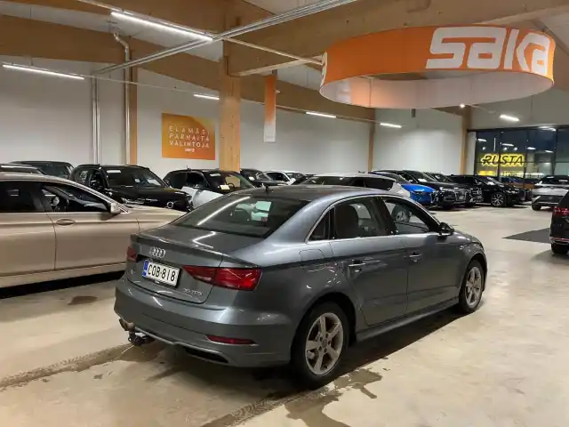 Harmaa Sedan, Audi A3 – COB-818