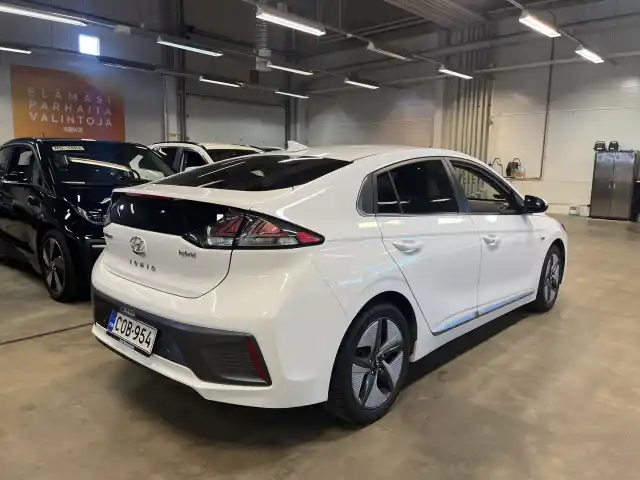Valkoinen Viistoperä, Hyundai IONIQ hybrid – COB-954