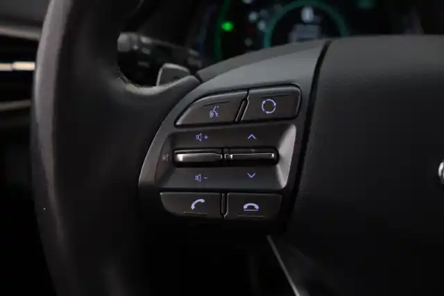 Valkoinen Viistoperä, Hyundai IONIQ hybrid – COB-954