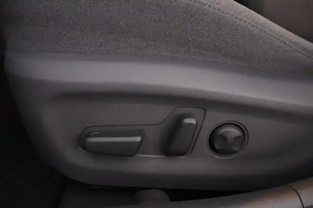 Valkoinen Viistoperä, Hyundai IONIQ hybrid – COB-954