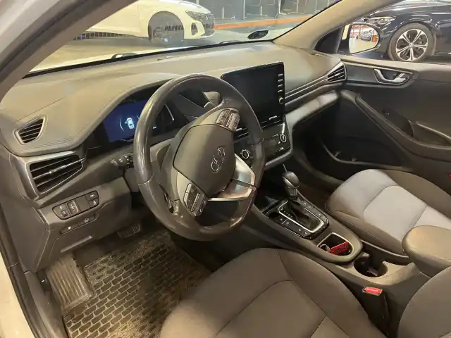 Valkoinen Viistoperä, Hyundai IONIQ hybrid – COB-954