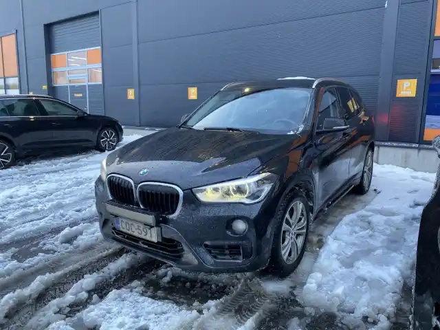 Musta Maastoauto, BMW X1 – COC-591