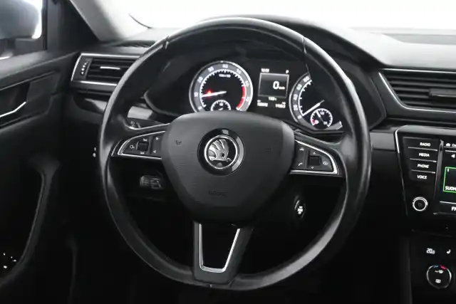 Harmaa Farmari, Skoda Superb – COE-110