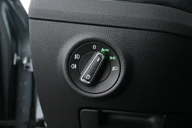 Harmaa Farmari, Skoda Superb – COE-110
