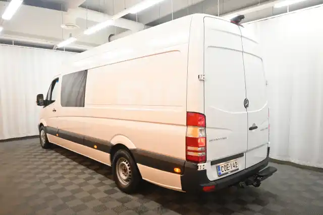 Valkoinen Pakettiauto, Mercedes-Benz Sprinter – COE-142