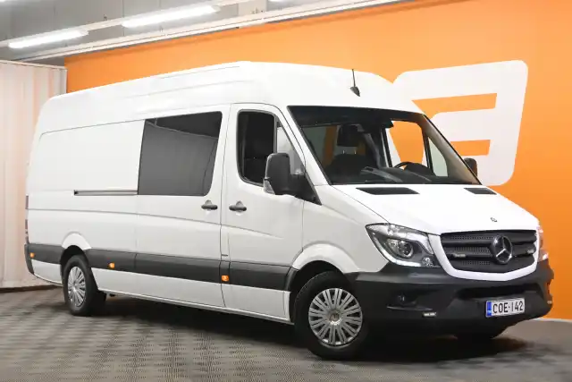 Valkoinen Pakettiauto, Mercedes-Benz Sprinter – COE-142