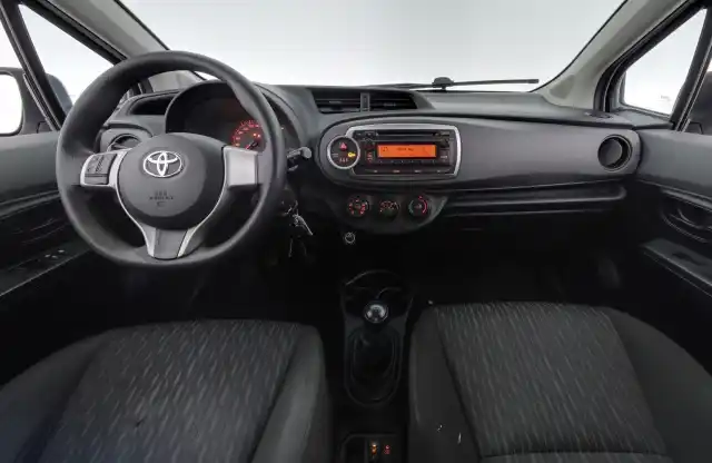 Valkoinen Viistoperä, Toyota Yaris – COE-471