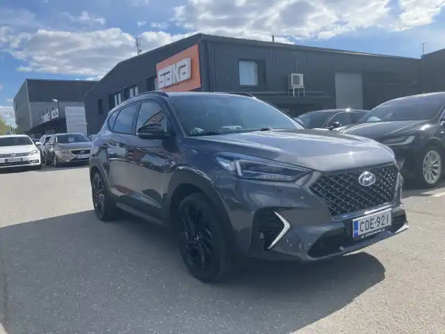 Harmaa Maastoauto, Hyundai Tucson – COE-921