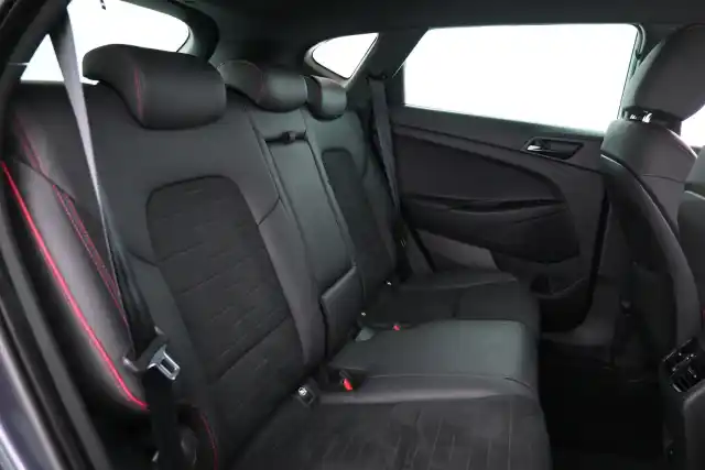 Harmaa Maastoauto, Hyundai Tucson – COE-921