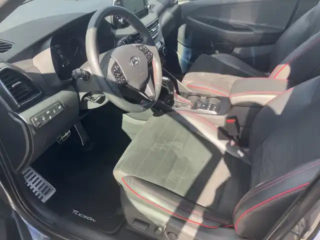 Harmaa Maastoauto, Hyundai Tucson – COE-921