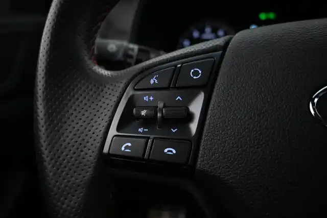 Harmaa Maastoauto, Hyundai Tucson – COE-921