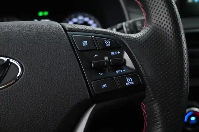 Harmaa Maastoauto, Hyundai Tucson – COE-921