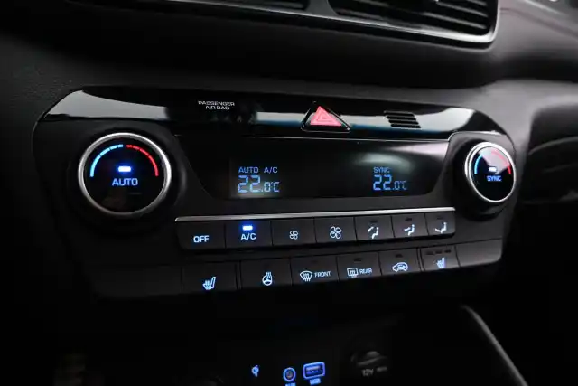 Harmaa Maastoauto, Hyundai Tucson – COE-921