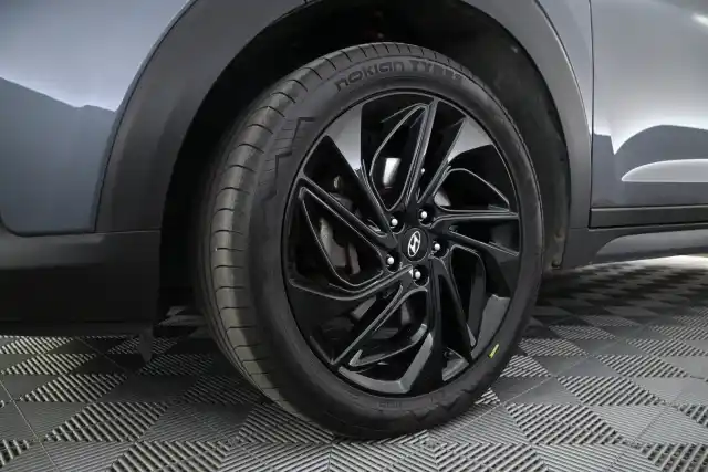 Harmaa Maastoauto, Hyundai Tucson – COE-921
