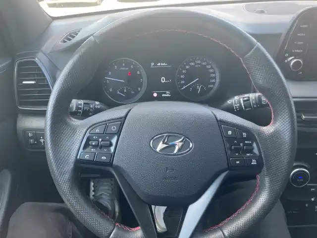 Harmaa Maastoauto, Hyundai Tucson – COE-921