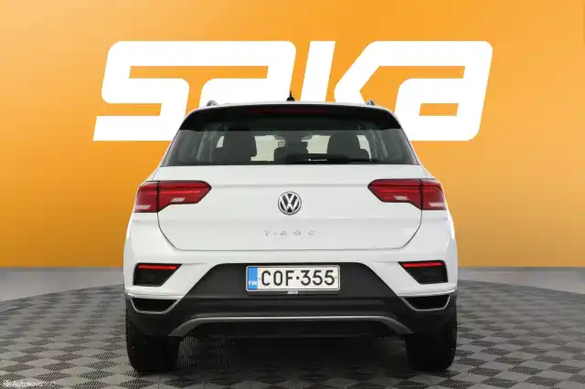 Valkoinen Maastoauto, Volkswagen T-Roc – COF-355