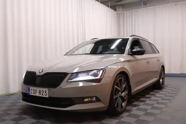 Harmaa Farmari, Skoda Superb – COF-823