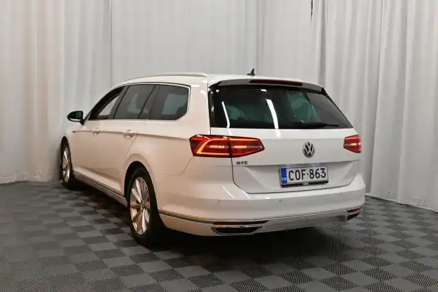 Valkoinen Farmari, Volkswagen Passat – COF-863