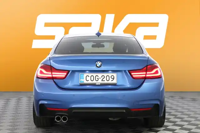 Sininen Sedan, BMW 420 – COG-209