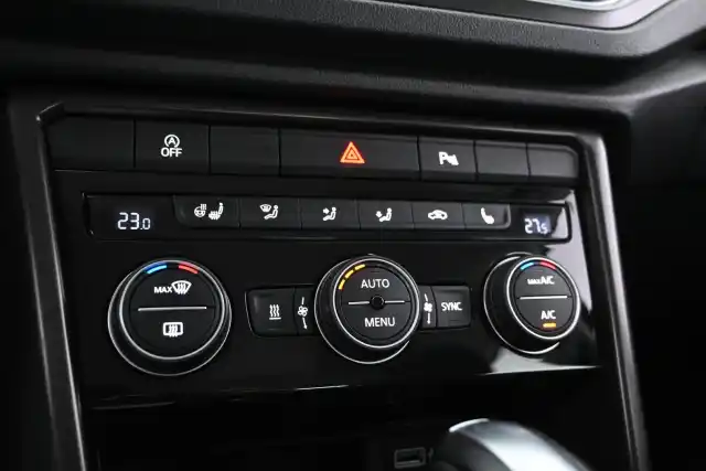 Harmaa Maastoauto, Volkswagen T-Roc – COG-429
