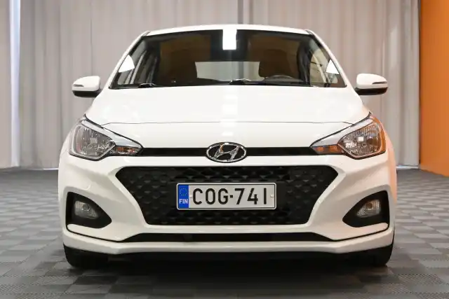 Valkoinen Viistoperä, Hyundai I20 – COG-741