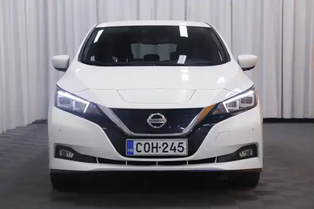 Valkoinen Viistoperä, Nissan Leaf – COH-245