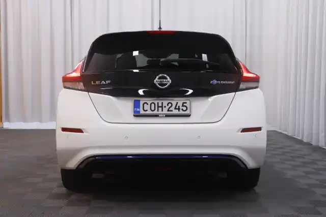 Valkoinen Viistoperä, Nissan Leaf – COH-245